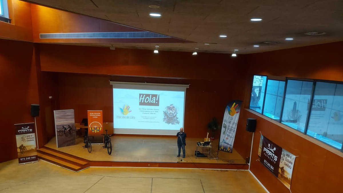 Charla por los 40 años del CC Terraferma