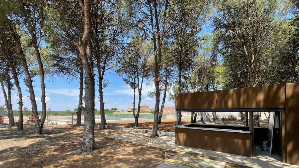 El complex de les noves piscines de Sunyer que espera inaugurar el dia 20 d’aquest mes.