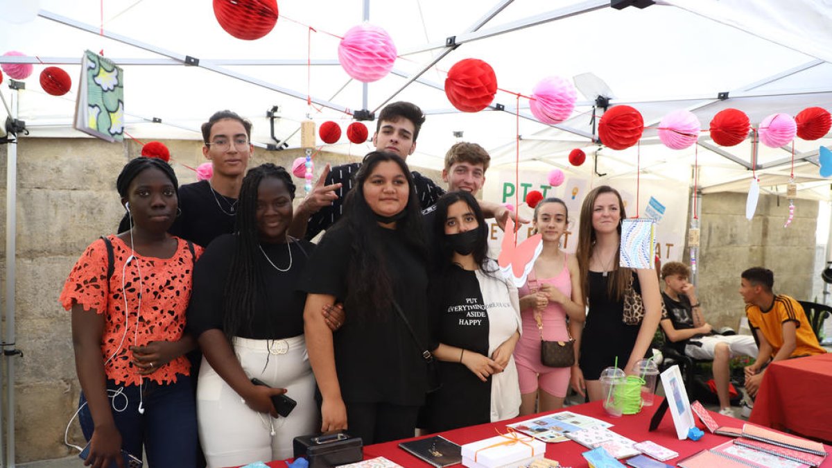Sesenta jóvenes participan en el Mercadet de Joves Empresaris de Ponent