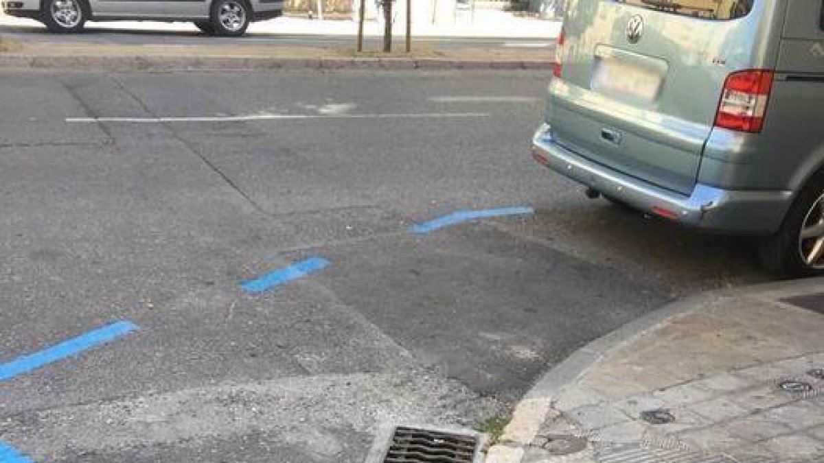 La foto del lector | Aquesta zona blava és normal?