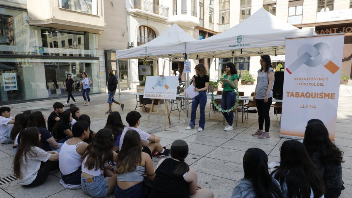 Alumnes que van participar ahir en activitats a Lleida per prevenir el consum de tabac