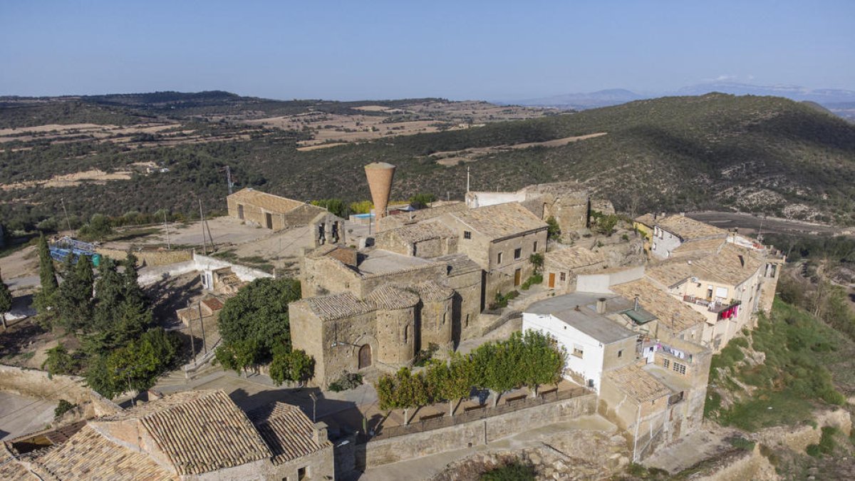 Talteüll és un dels vint-i-cinc pobles amb menys de vint habitants de la Segarra.