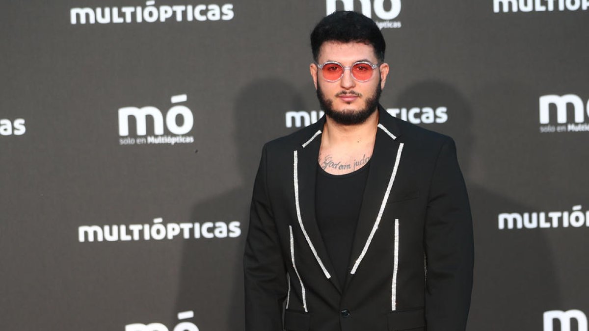El cantante Omar Montes