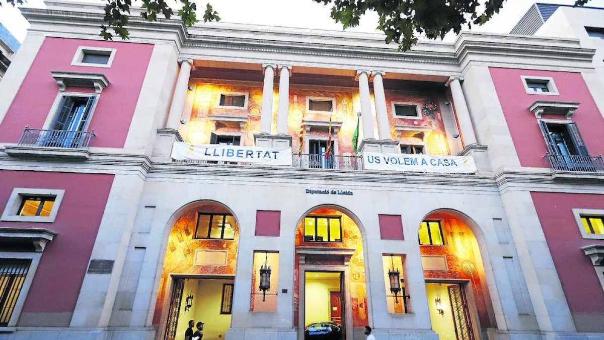 Elecciones directas e indirectas. El 28 de mayo se elige la composisión de los ayuntamientos, las EMD y el Conselh Generau d’Aran e, indirectamente, la de la Diputación (en la imagen) y 13 consells, con la Cerdanya.