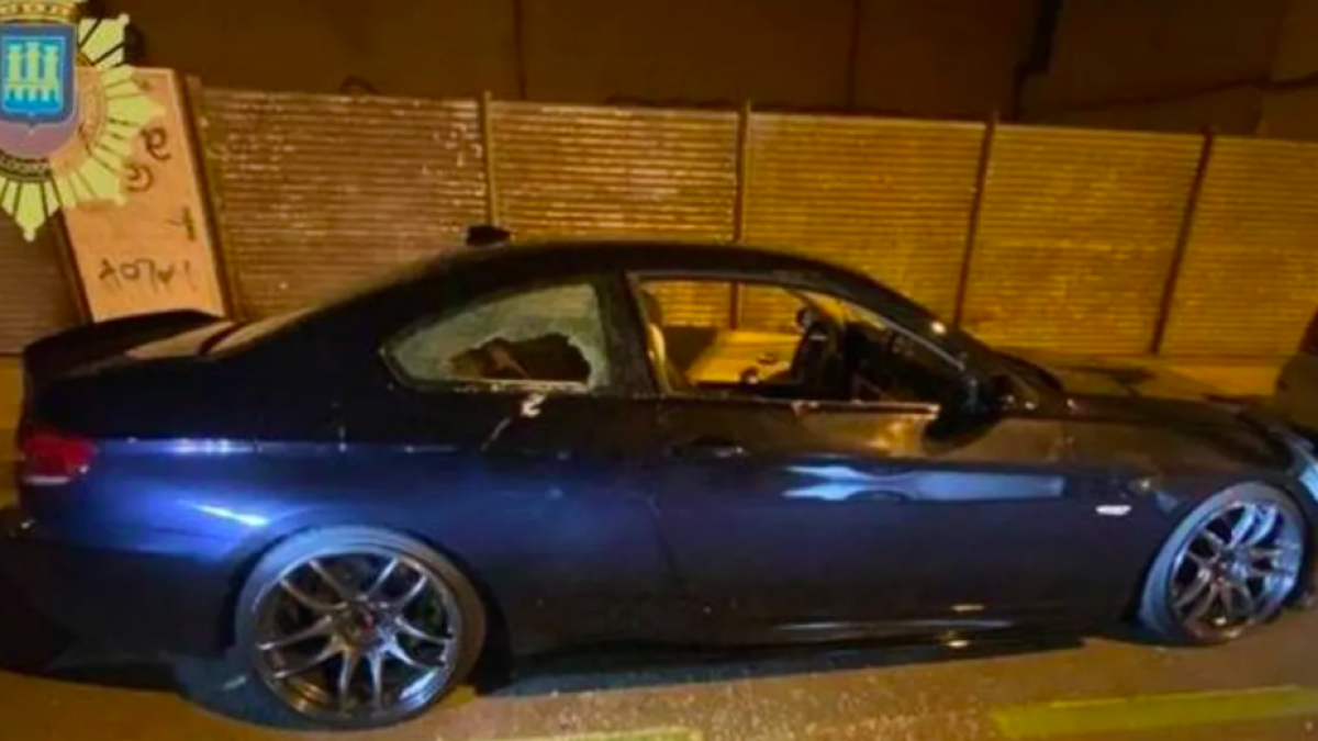Un hombre destroza el coche de su hijo para evitar que conduzca borracho y acaba detenido