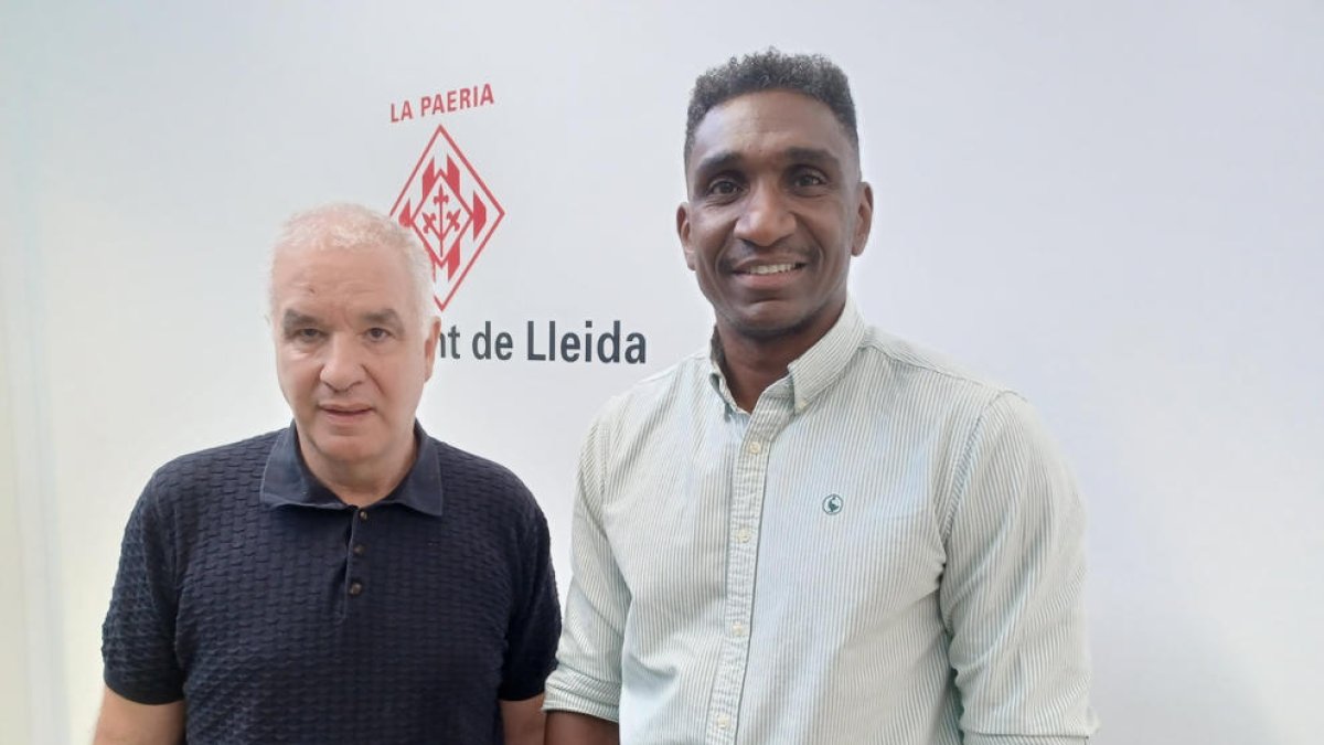 Luis Pereira, presidente del Lleida Esportiu y Jackson Quiñónez, concejal de Deportes.