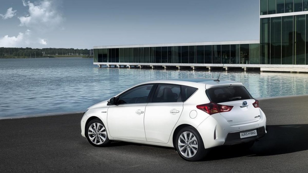 A l'alça la intenció de compra d'un cotxe híbrid