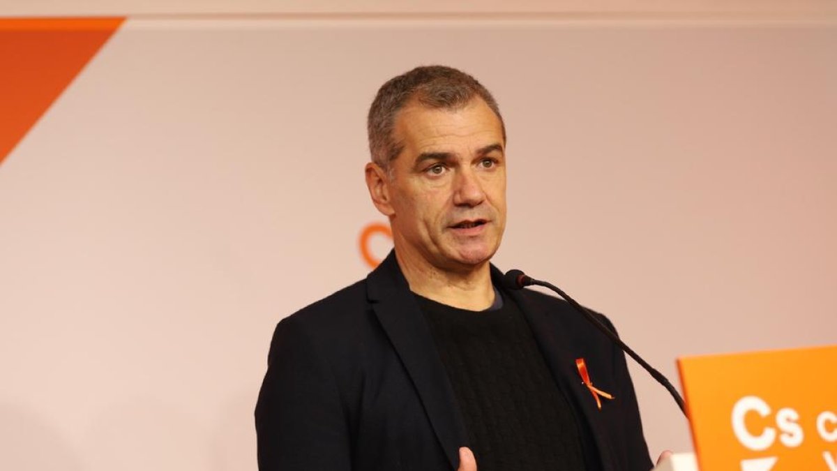 Cantó, en la órbita de Vox