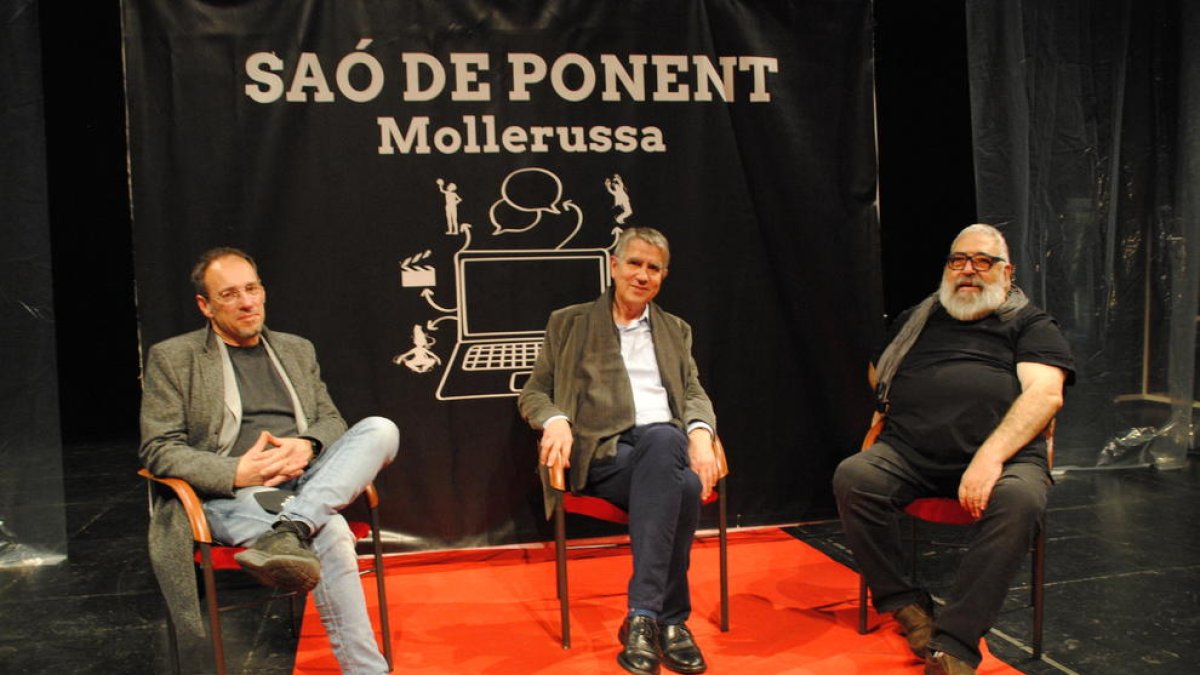 El ganador, Ramon Gomis, junto al presidente de Saó de Ponent, Francesc Pla, y Jaume Jovells.