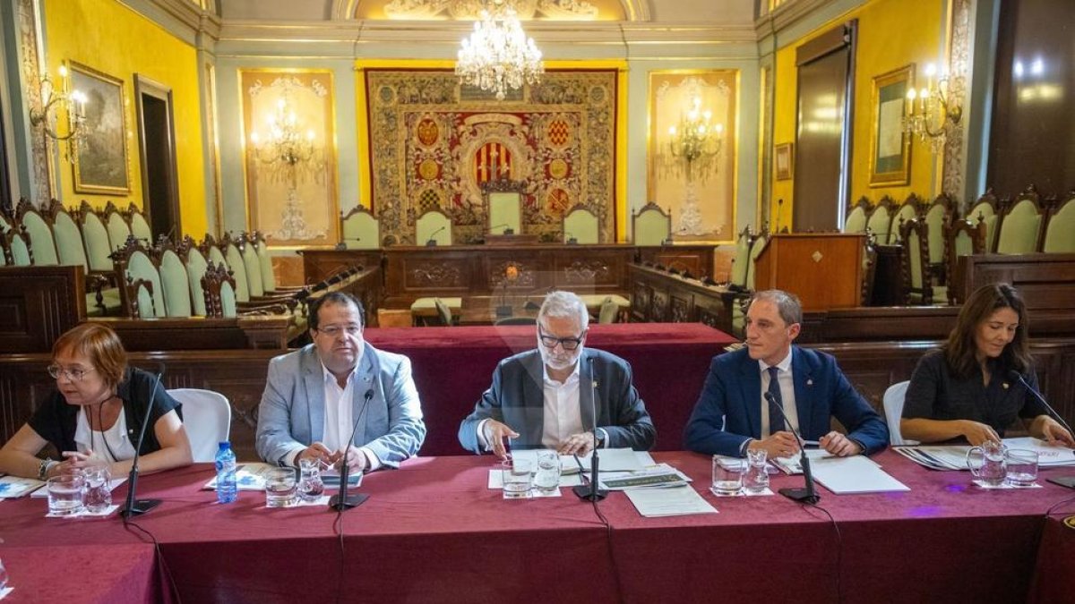 La Junta Local de Seguridad de Lleida ha tenido lugar en el salón de sesiones de la Paeria.