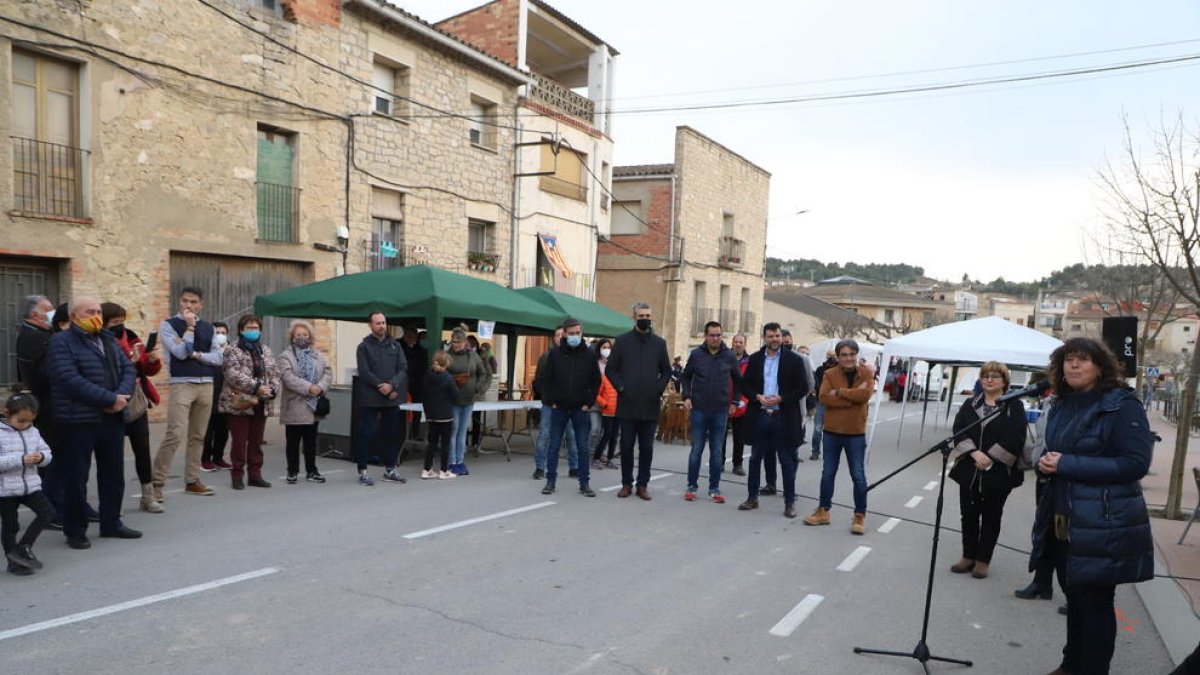 La consellera Jordà, a la dreta, va visitar ahir Vinaixa i avui inaugurarà oficialment la fira.