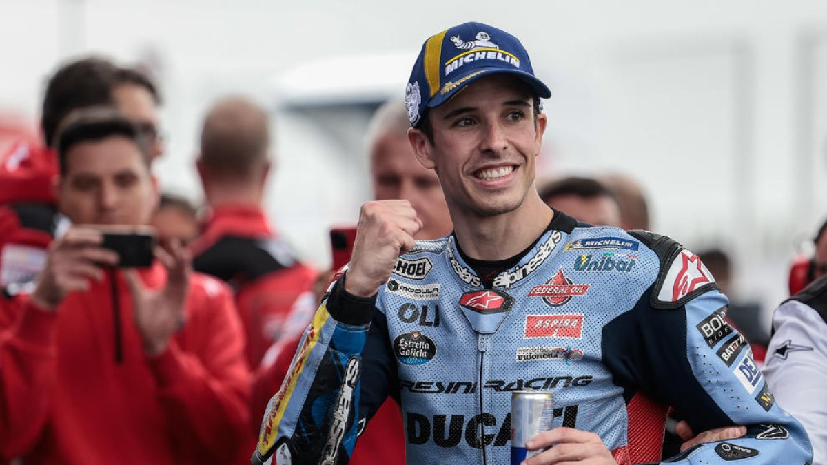 Àlex Márquez, al parc tancat després d’aconseguir la seua primera pole en MotoGP.