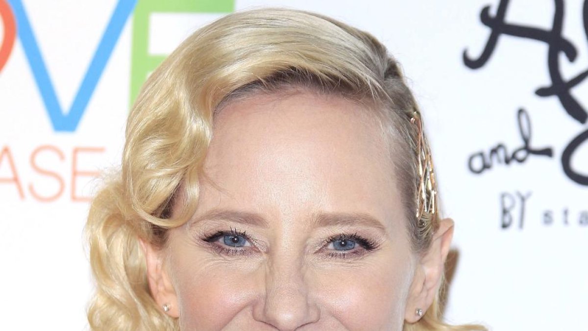 Muere la actriz Anne Heche una semana después de tener un accidente de coche mientras conducía a gran velocidad