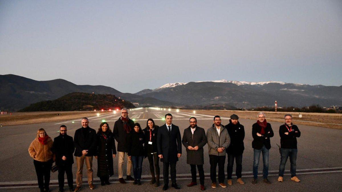 Prova dels llums de vol nocturn a la Seu.