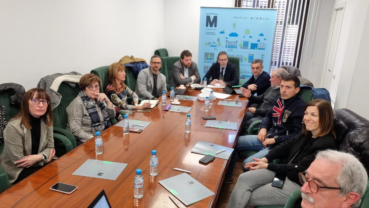 Un moment de la reunió celebrada ahir.