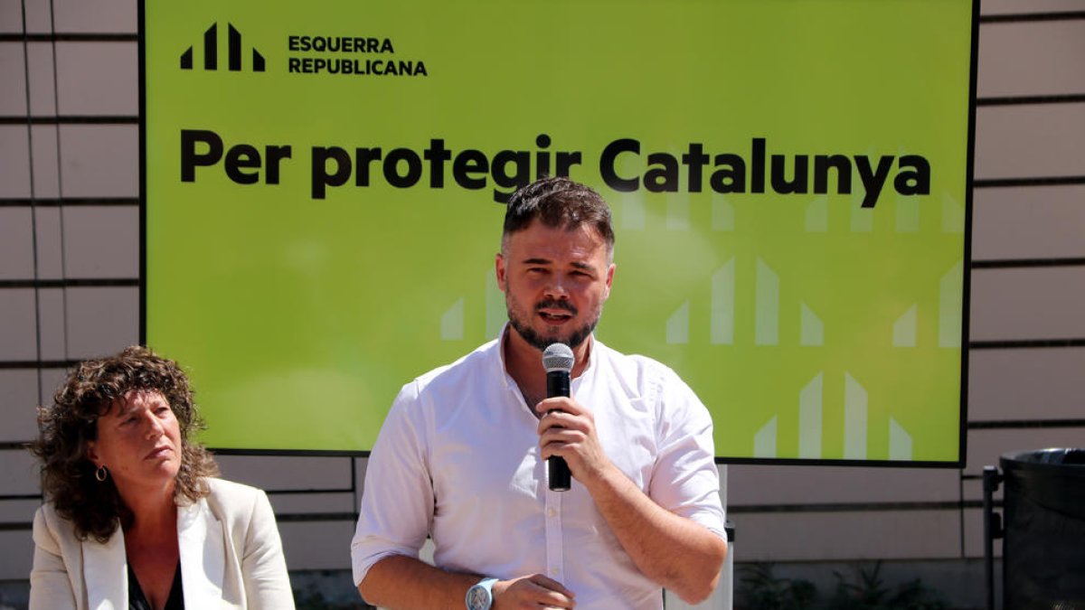 Teresa Jordà i Gabriel Rufián ahir, en un acte d’Esquerra.