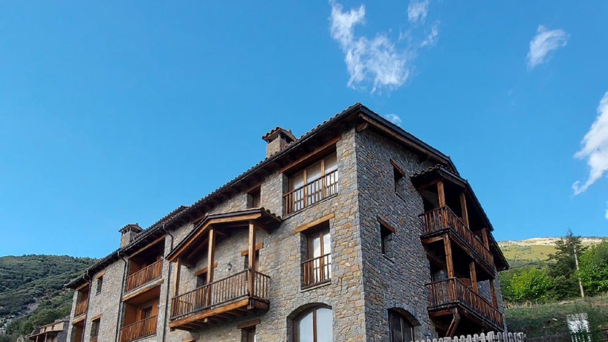 Imatge de l’edifici L’Hortal de Cornellana, al municipi de la Vansa i Fórnols.
