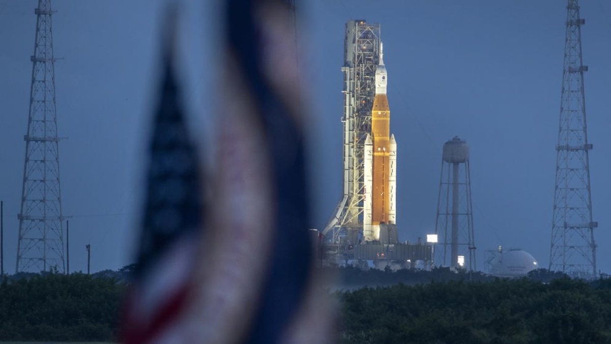 La NASA reemplaza sellos en el cohete de Artemis I y hará una prueba de tanques