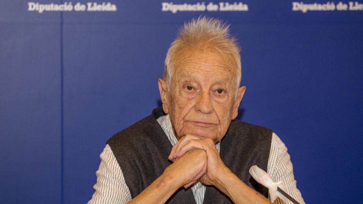 L’acordionista, investigador i divulgador del folklore tradicional pirinenc Artur Blasco.