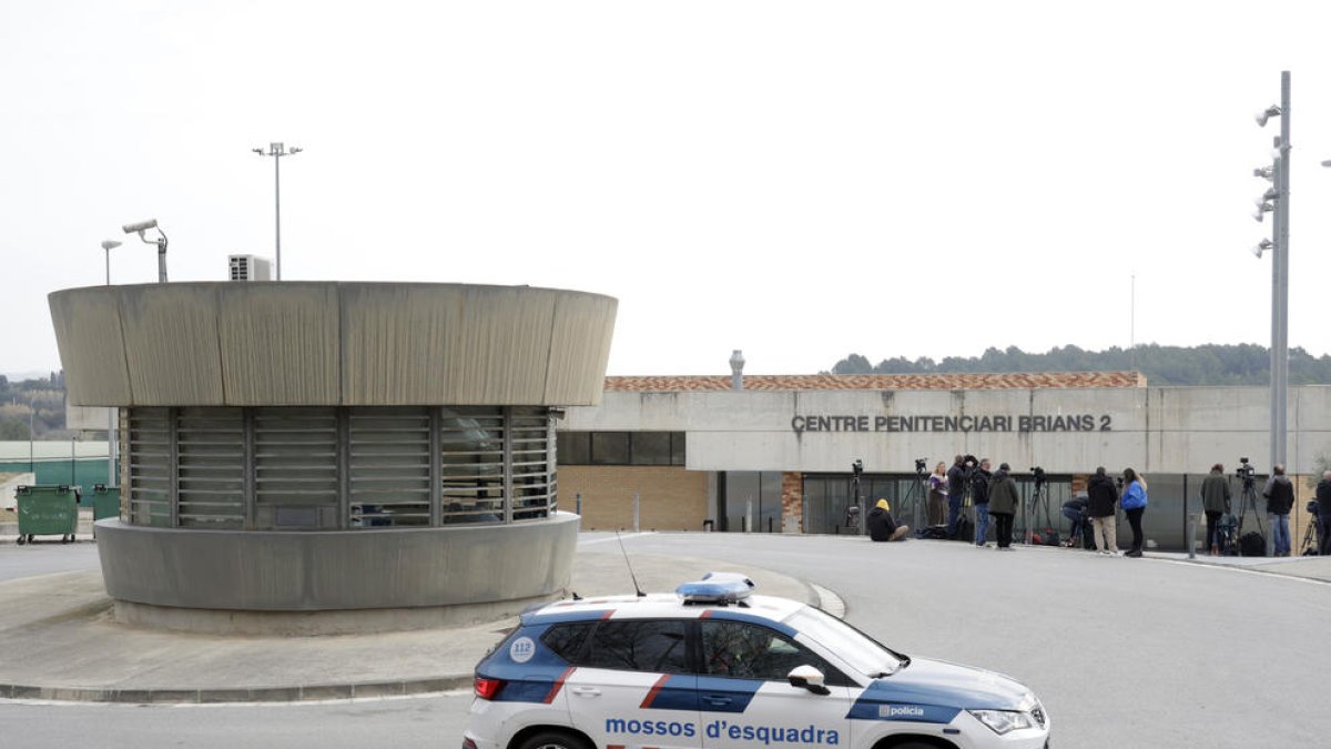 La víctima d'Alves demana que continuï pres després de qüestionar la seua última versió