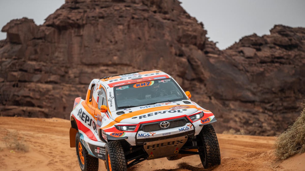 El Toyota d’Isidre Esteve i Txema Villalobos va superar ahir una etapa complicada.