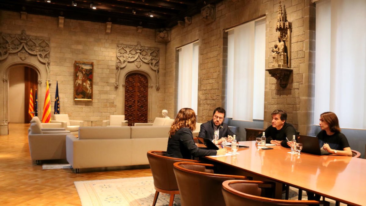 Tots els consellers de Junts ja han posat el seu càrrec a disposició d'Aragonès