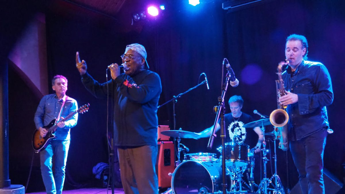 Concierto en el Cafè del Teatre de Barrence Whitfield & The Savages.