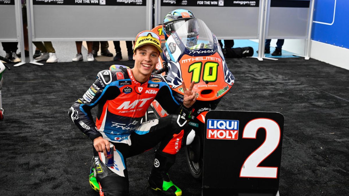 Diogo Moreira, que resideix a Alcarràs des de fa sis anys, celebra la seua segona posició.