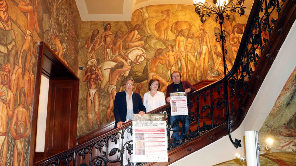 Joan Talarn, Camil·la Minguell y Miquel Torres en la Diputación.