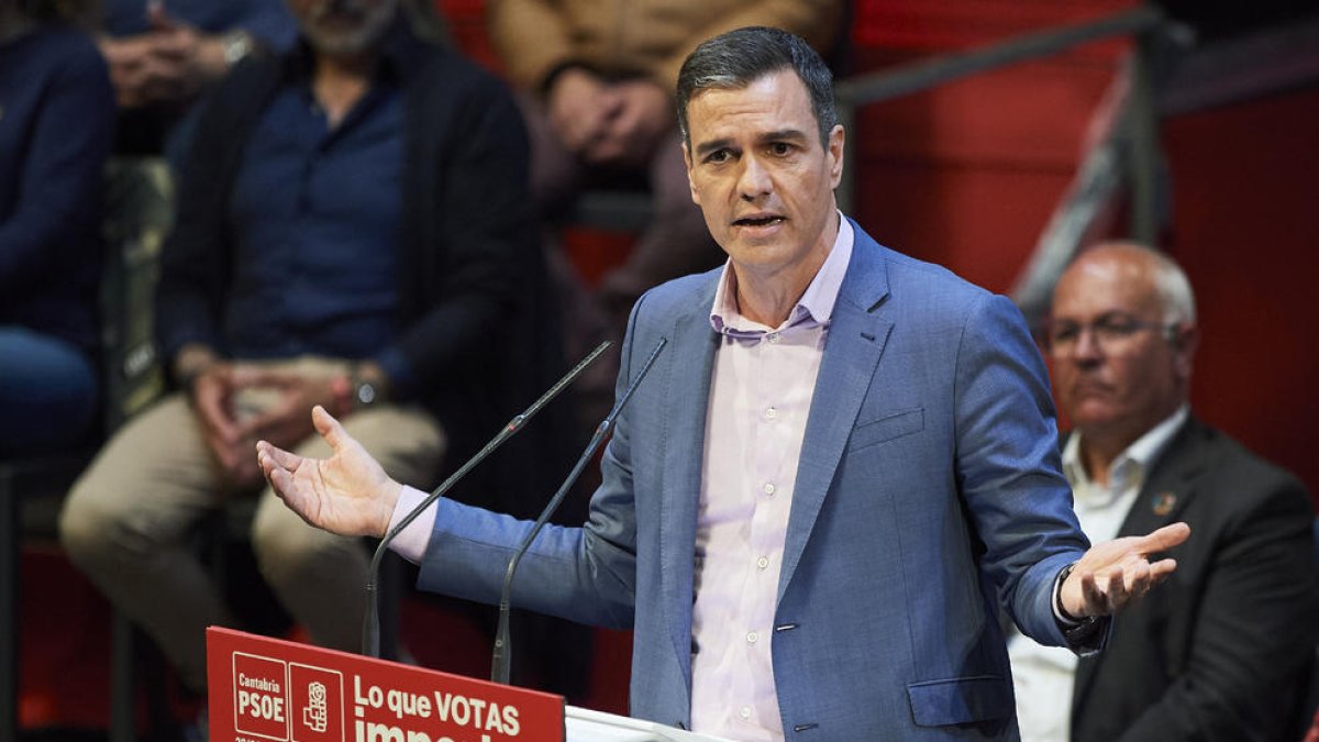 Pedro Sánchez, en un mitin electoral en Santander el 22 de mayo.