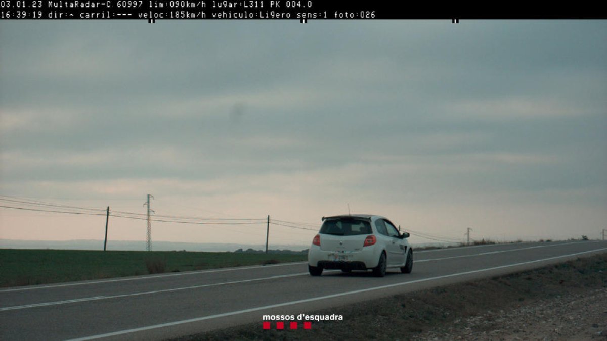 El vehicle va ser captat a 185 km/h per l’L-311 a Cervera.