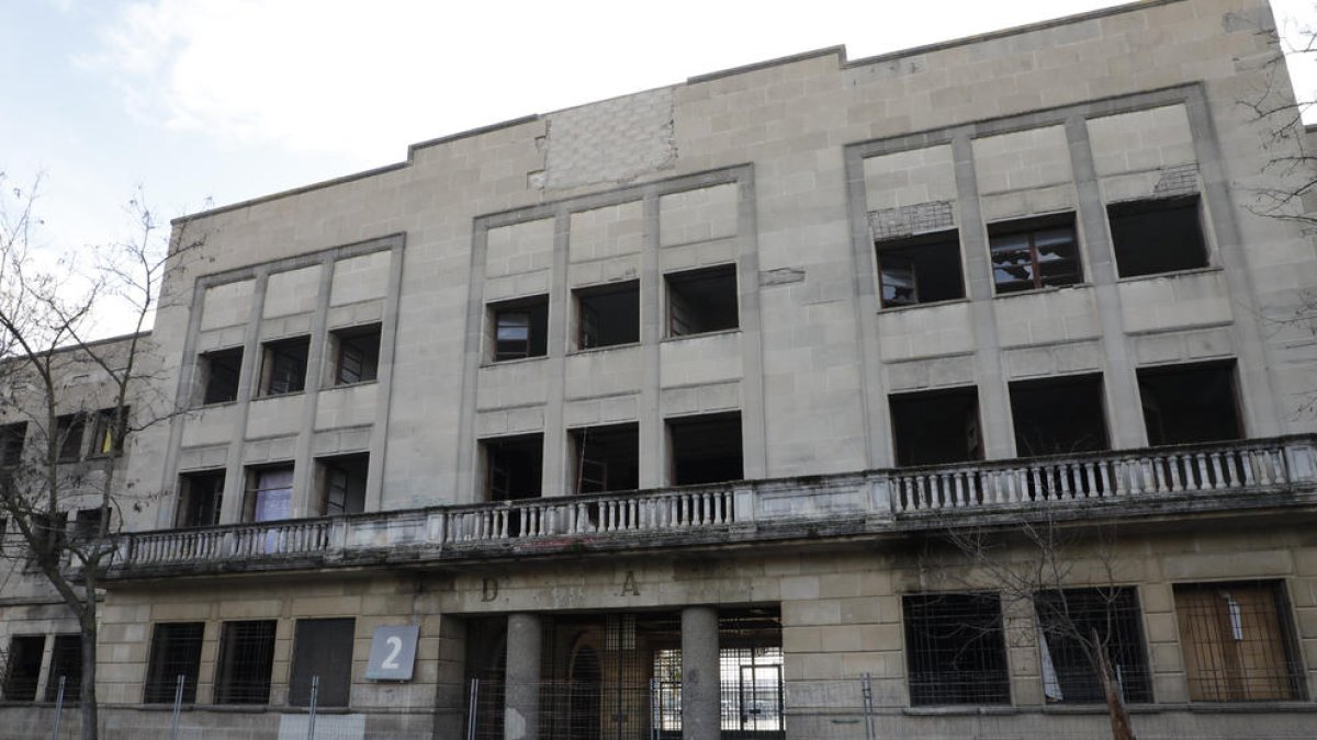 Vista de la antigua Capitanía de Infantería, en estado de abandono.