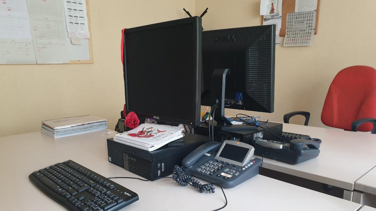Puestos de trabajo vacíos en una empresa.