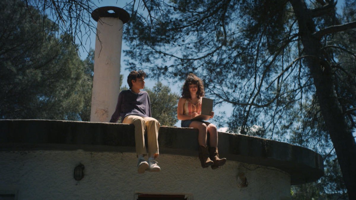 El primer capítulo retoma el hilo de la película en la que se inspira.