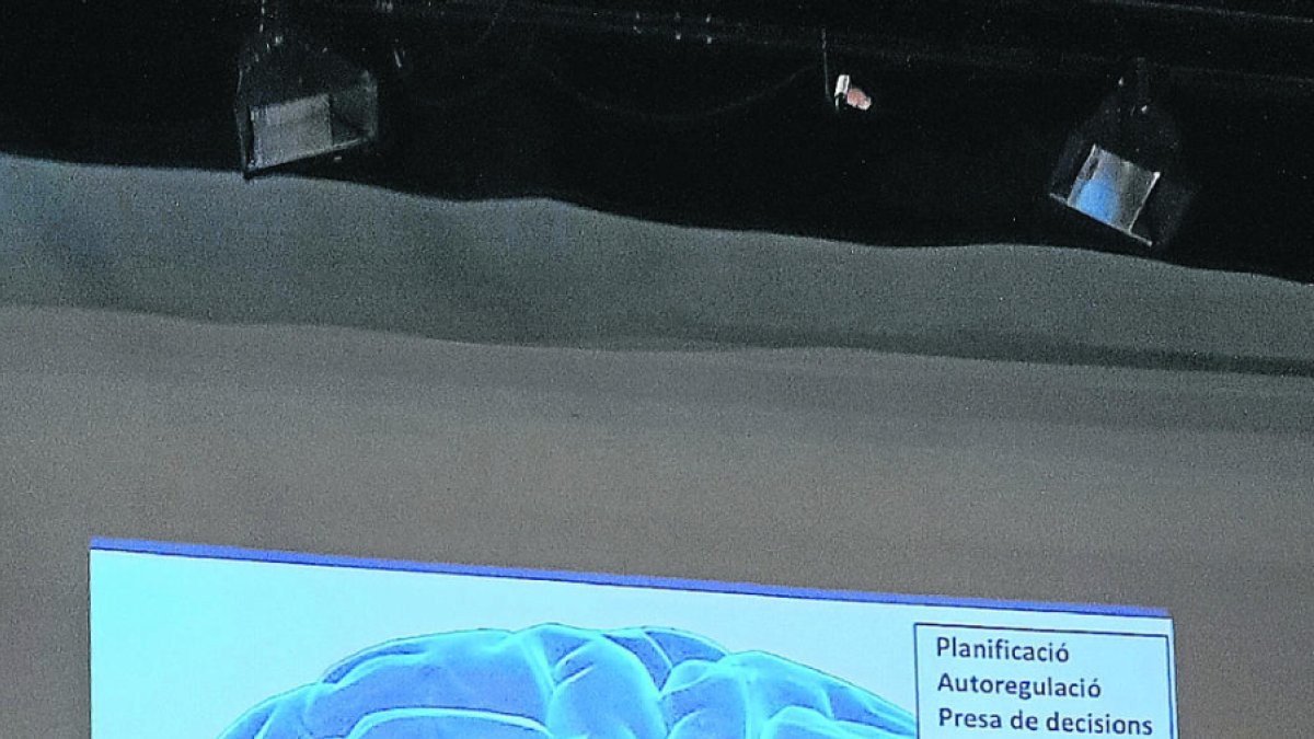 Multitudinària xarrada sobre adolescència a Mollerussa