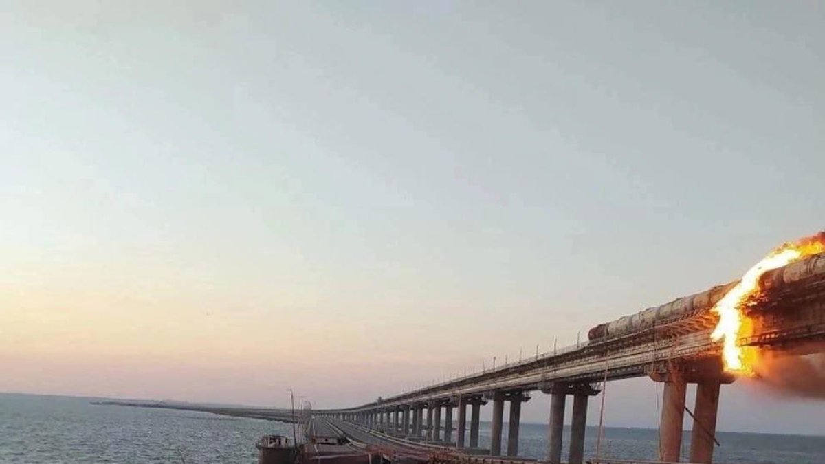 El pont havia estat inaugurat per Putin el 2018, quatre anys després d’annexionar-se Crimea.