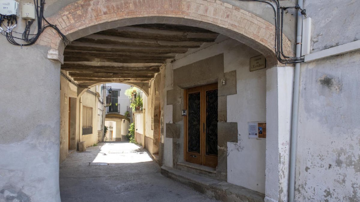 Imatge del carrer Església de Tarroja de Segarra.