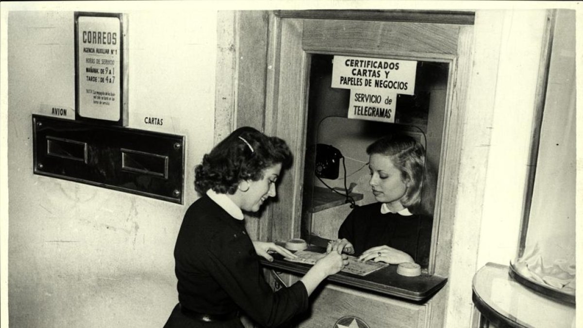 La incorporación de la mujer al mundo laboral está arraigada al servicio postal