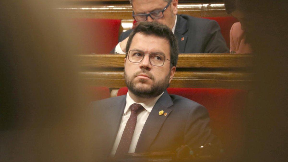 El presidente del Govern, Pere Aragonès, durante el pleno del Parlament.