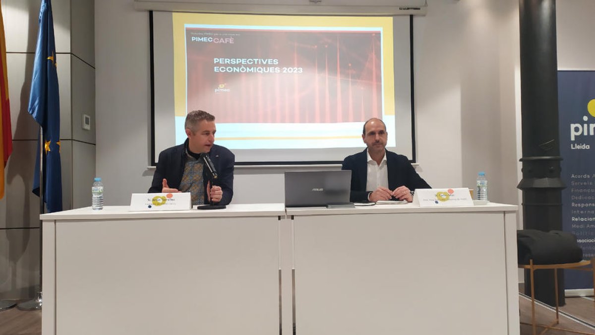 El presidente de Pimec Lleida, Jesús Torrelles, y el director de Economía de Pimec, Carles Mas.