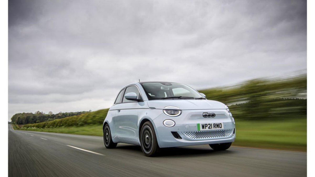 El Fiat 500, reconegut millor cotxe elèctric petit per 'What Car?'