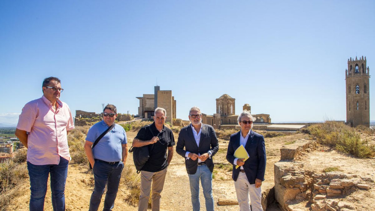 Larrosa, Baigol i Terés visiten ahir el Baluard del Rei, al costat del castell de la Suda, a la Seu Vella.
