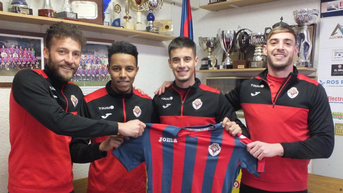 D’esquerra a dreta, Paju, Mouad, Masegosa i Dani Vargas.