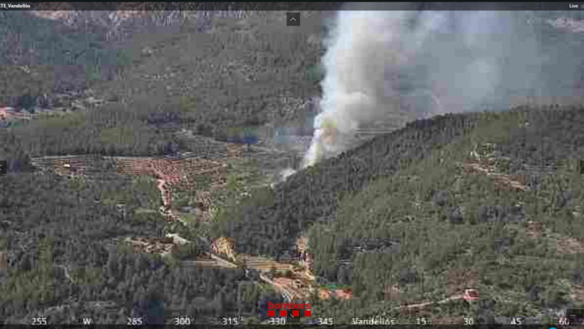 Els Bombers donen per extingit un incendi a Vandellòs i l'Hospitalet de l'Infant