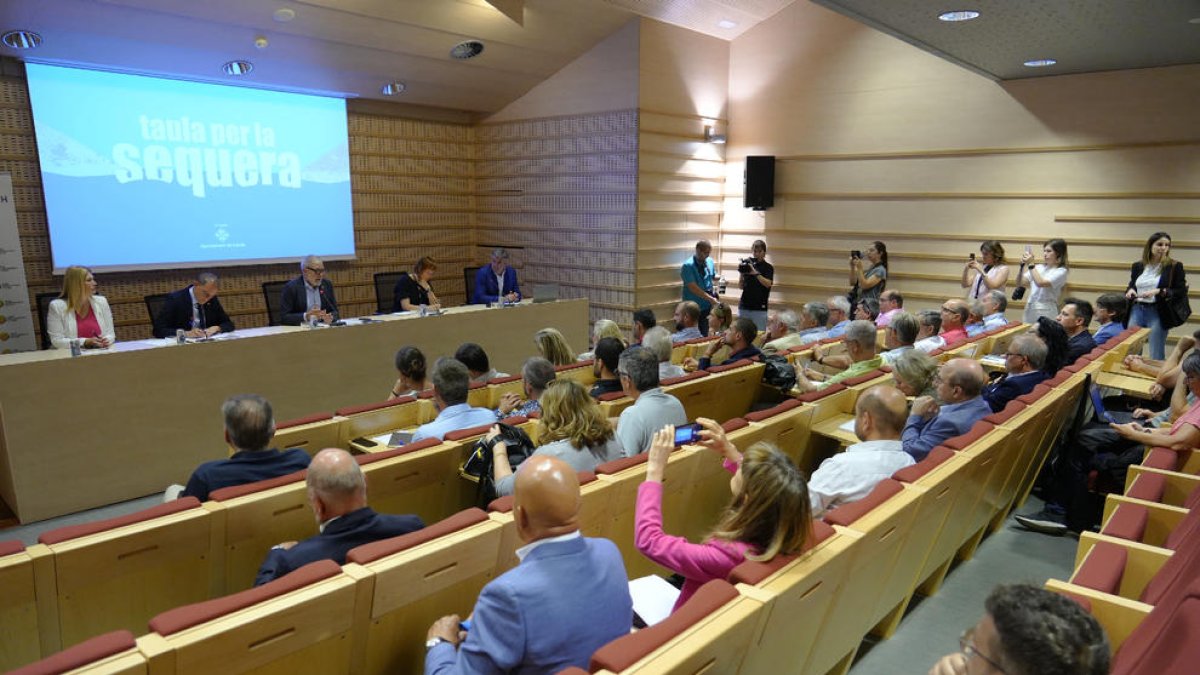 La Taula per la Sequera del ayuntamiento de Lleida se reunió ayer en el parque científico de Gardeny.