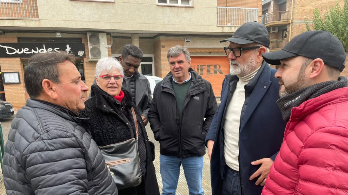 Larrosa i els edils Valls, Queralt i Quiñónez, a la Bordeta.