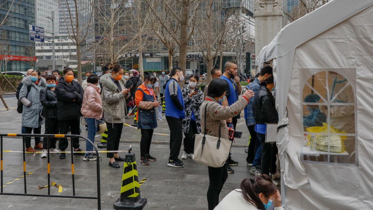 Inéditas protestas y peleas ilustran el hartazgo de los chinos sobre la política