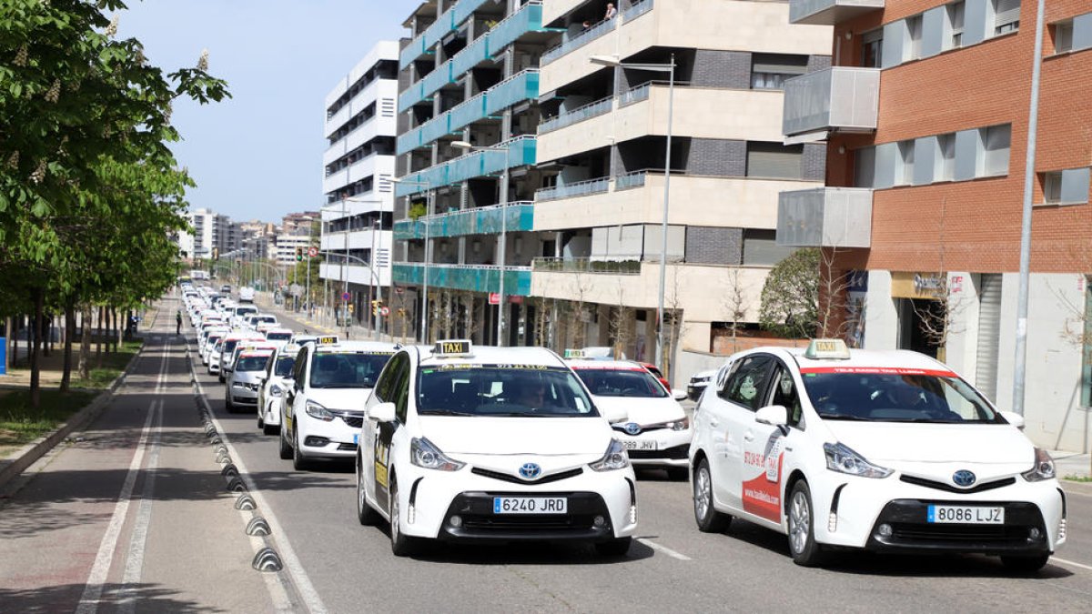 Marcha de taxistas el 11 de abril tras el asesinato de un compañero.