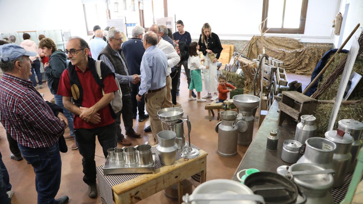 La leche centró la edición de la Fira d’Oficis de Rialp.