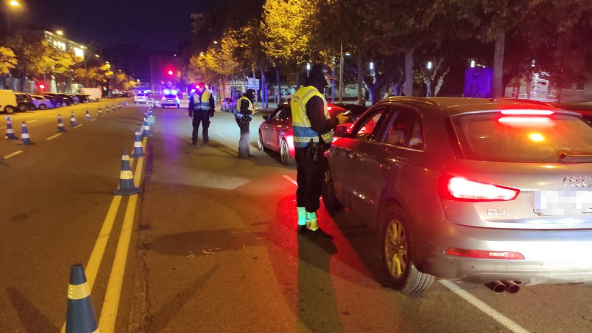 Imatge d’un control de trànsit de la Guàrdia Urbana.